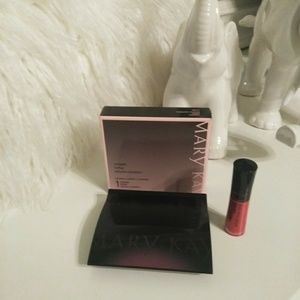 Mary Kay Nourishine Lip Gloss